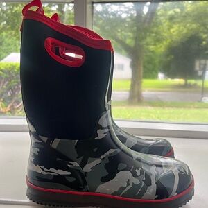 Warm kids snow boots!